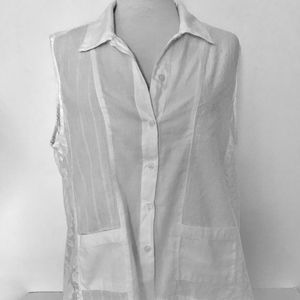 White Cotton Sleeveless Blouse, Button-Down, with lace and two pockets